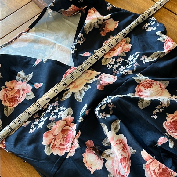 Rose print v neck sleeveless formal dress - Picture 7 of 7